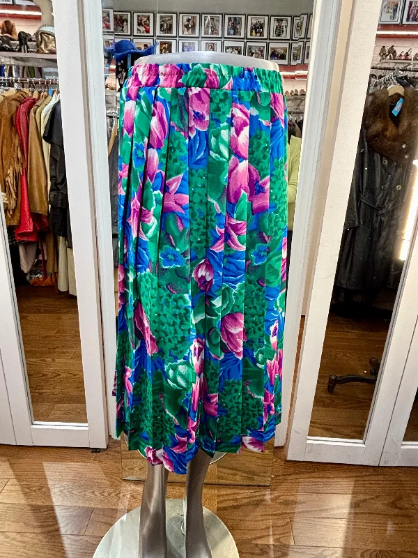 80’s Blue & Green Multicolor Flower Print Pleaded Skirt by Leslie Fay lace skirt intricate 80’s Blue & Green Multicolor Flower Print Pleaded Skirt by Leslie Fay lace skirt intricate