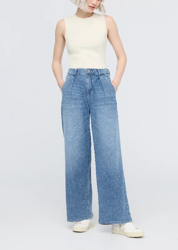 Performance Denim Lite Pleated Pant Comfortable Cargo Pants