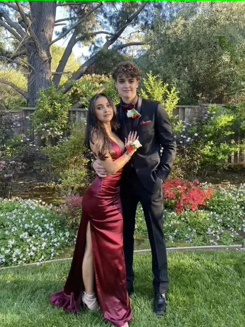 Burgundy Mermaid Long Prom Dress V Neck Party Dress With Slit Tunics Party sparkling Burgundy Mermaid Long Prom Dress V Neck Party Dress With Slit Tunics Party sparkling